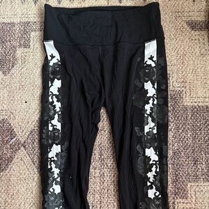 Athleta Black Elation Rose Stripe 7/8 Tight size medium